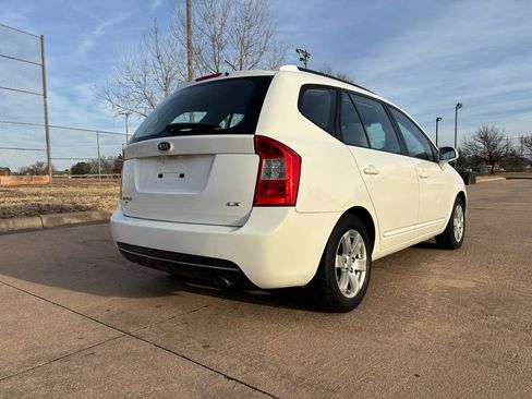 Used 2007 Kia Rondo LX image 25