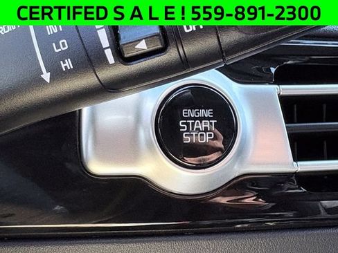 Certified 2021 Kia Seltos SX w/ SX Sunroof Package AWD/4WD image 17