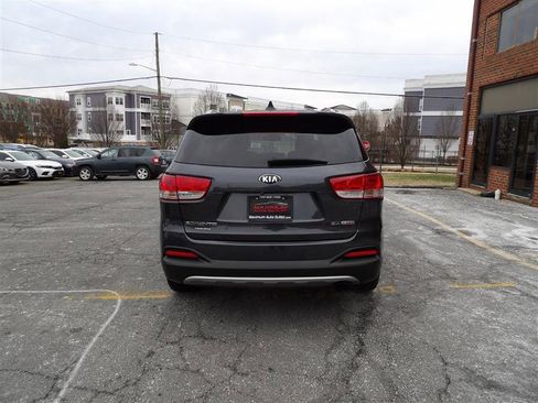 Used 2016 Kia Sorento EX image 7