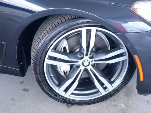 Used 2017 BMW 740i RWD image 3