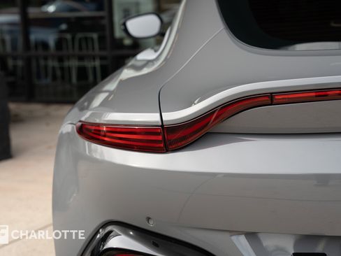 Used 2020 Aston Martin V8 Vantage Coupe image 14