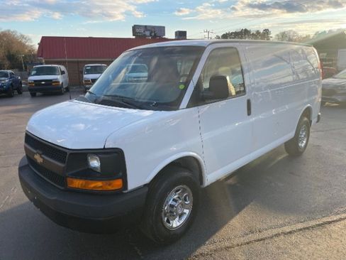 Used 2014 Chevrolet Express 3500 image 1