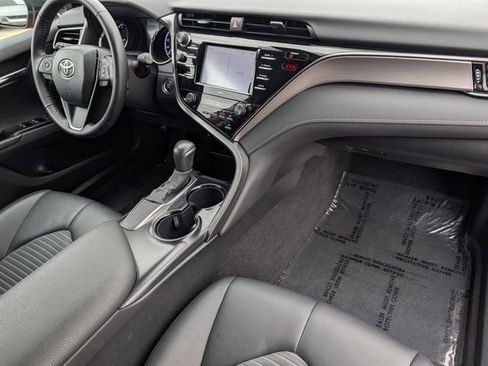 Used 2020 Toyota Camry SE w/ Convenience Package image 30