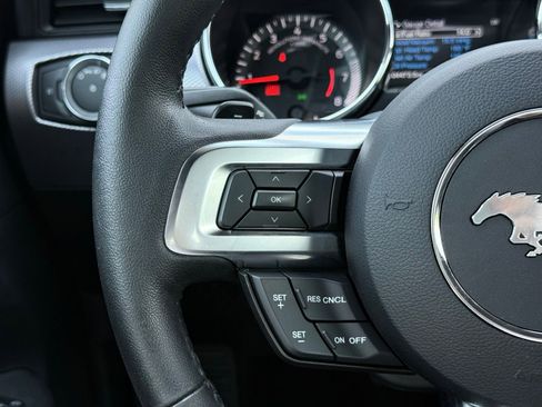 Used 2017 Ford Mustang Coupe RWD image 29
