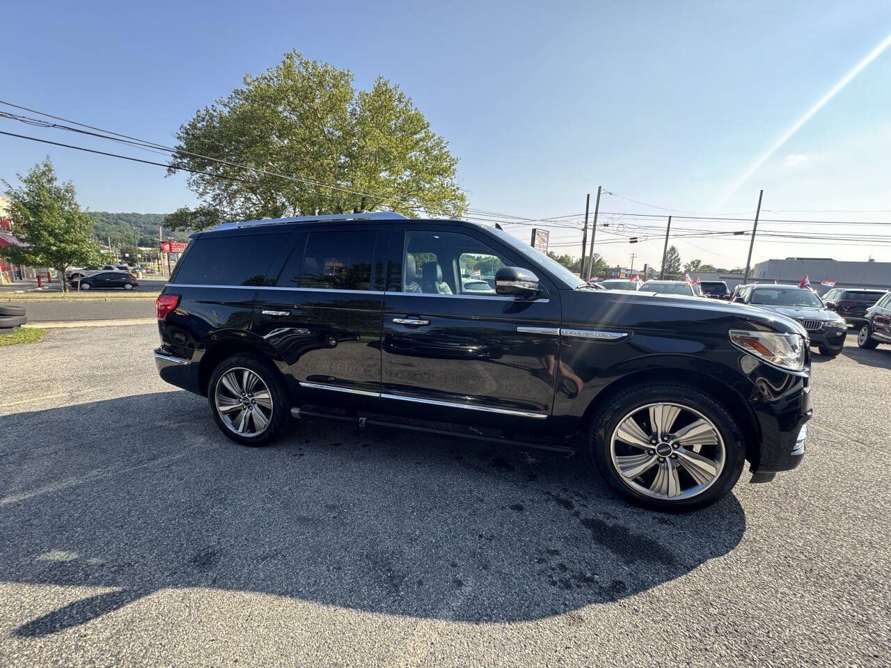 Used 2018 Lincoln Navigator Reserve w/ Technology Package AWD/4WD image 10