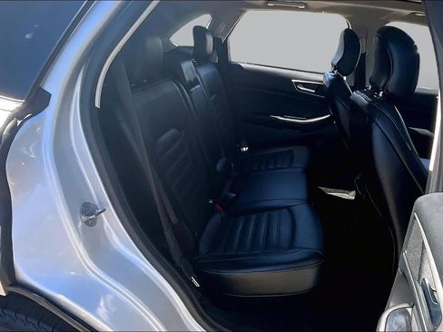 Used 2017 Ford Edge SEL w/ Equipment Group 201A AWD/4WD image 19