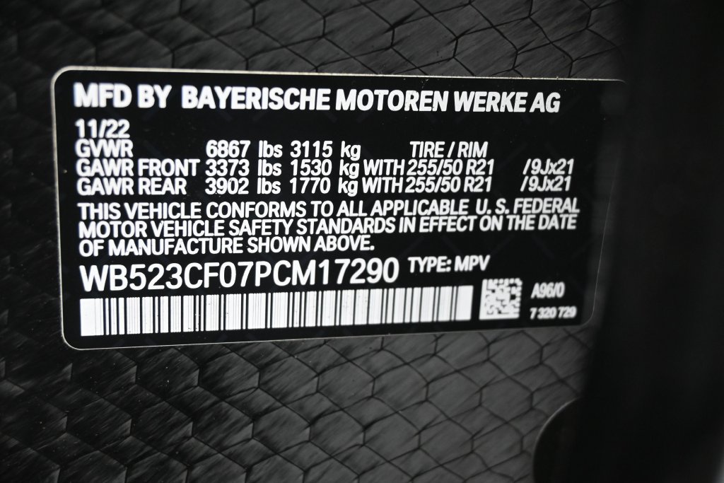 Used 2023 BMW iX xDrive50 w/ Sport Package AWD/4WD image 7