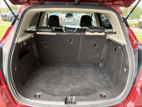 Used 2021 Buick Encore Preferred AWD/4WD image 12