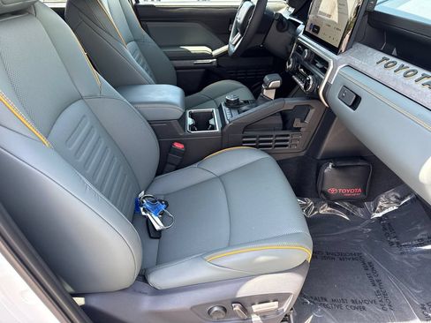 Used 2026 Toyota Tacoma 4x4 Double Cab Hybrid image 12