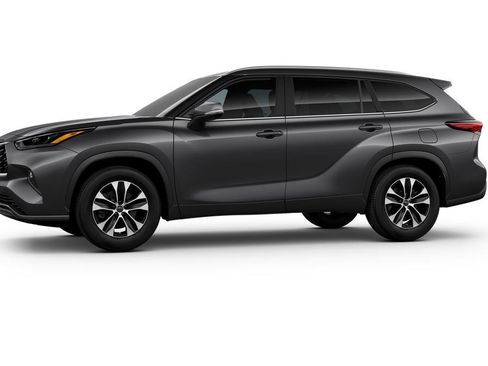 New 2025 Toyota Highlander XLE image 3