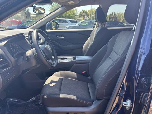 Used 2025 Nissan Rogue SV image 29