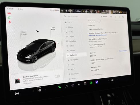 Used 2023 Tesla Model 3 Standard Range image 19