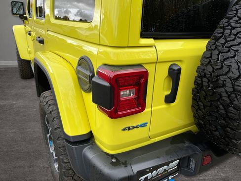 Used 2023 Jeep Wrangler Unlimited Rubicon 4xe w/ Steel Bumper Group image 32