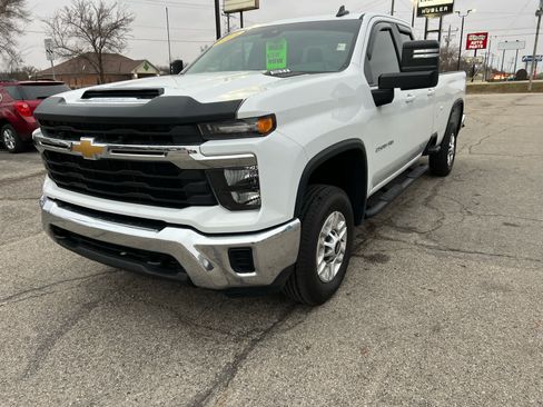 Used 2024 Chevrolet Silverado 2500 LT AWD/4WD image 7