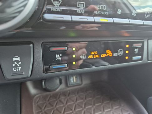 Used 2024 Toyota RAV4 Limited AWD/4WD image 25