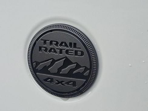 New 2025 Jeep Gladiator Willys image 17