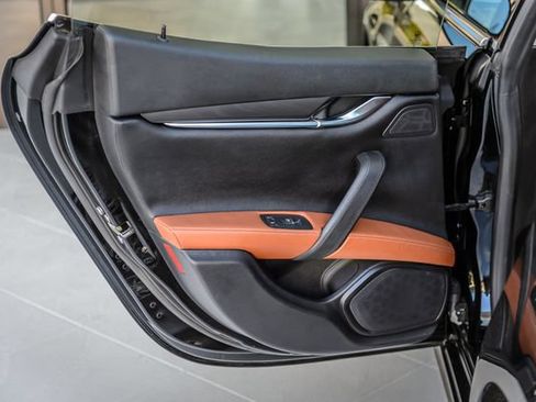 Used 2018 Maserati Ghibli RWD image 53