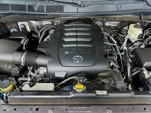 Used 2015 Toyota Tundra SR5 w/ SR5 Upgrade Package RWD image 32