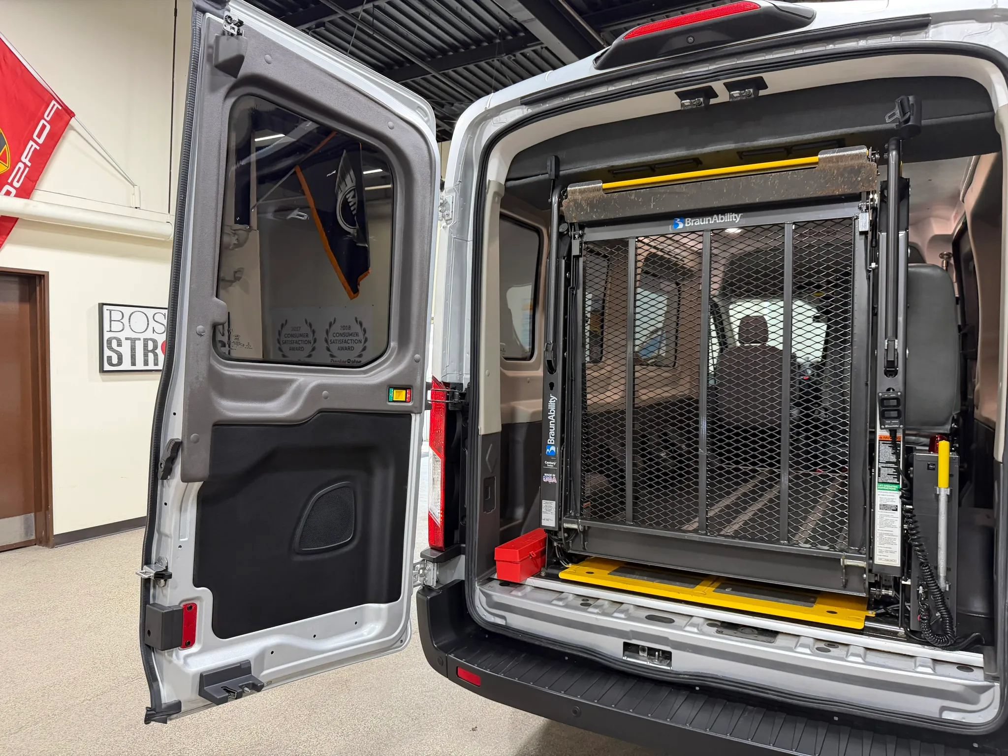 Used 2019 Ford Transit 250 148 Medium Roof RWD image 45