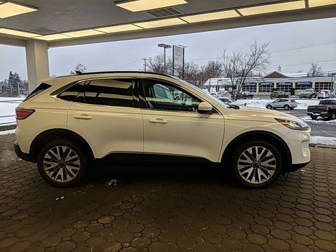 Certified 2022 Ford Escape Titanium w/ Class II Trailer Tow Package image 4