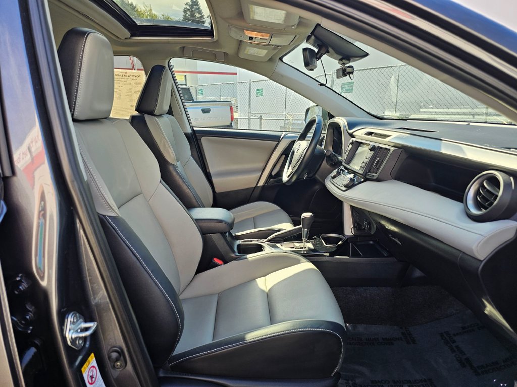 Used 2016 Toyota RAV4 Limited w/ Advanced Technology Package AWD/4WD image 10