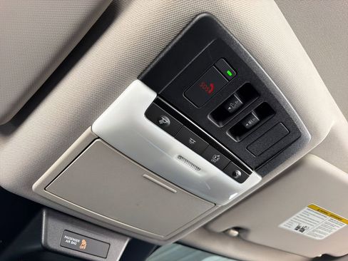 Used 2025 Nissan Rogue SL w/ Tech Package FWD image 29