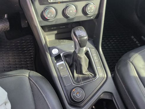 Used 2022 Volkswagen Taos SE image 11