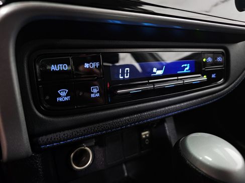 Used 2019 Toyota Corolla SE FWD image 32