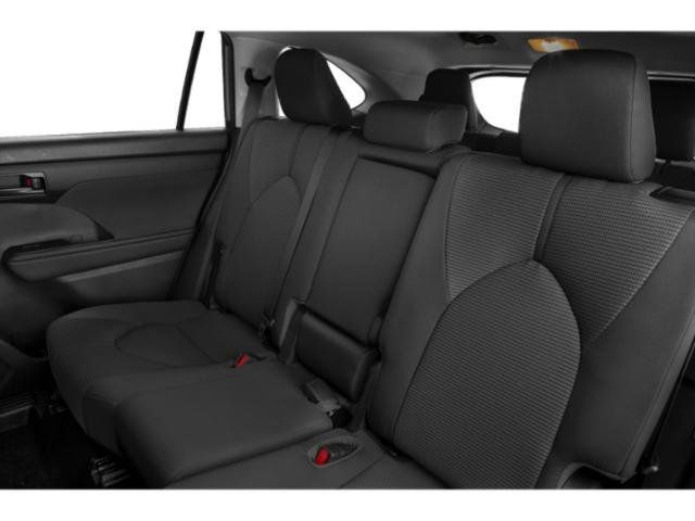 Used 2021 Toyota Highlander LE FWD image 13