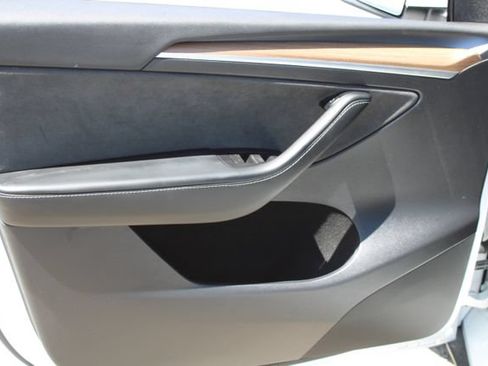 Used 2023 Tesla Model Y Long Range AWD/4WD image 12
