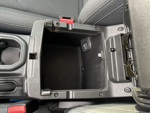 New 2026 Jeep Wrangler Sport AWD/4WD image 29