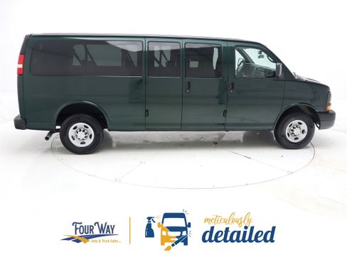 Used 2015 Chevrolet Express 3500 LS image 2