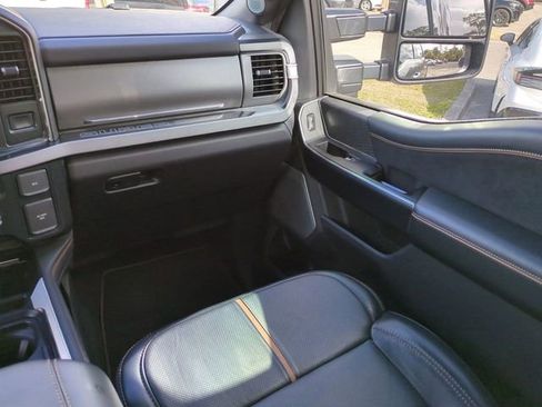 Used 2024 Ford F250 Platinum w/ FX4 Off-Road Package image 17