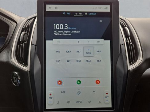 Used 2023 Ford Edge SEL image 18