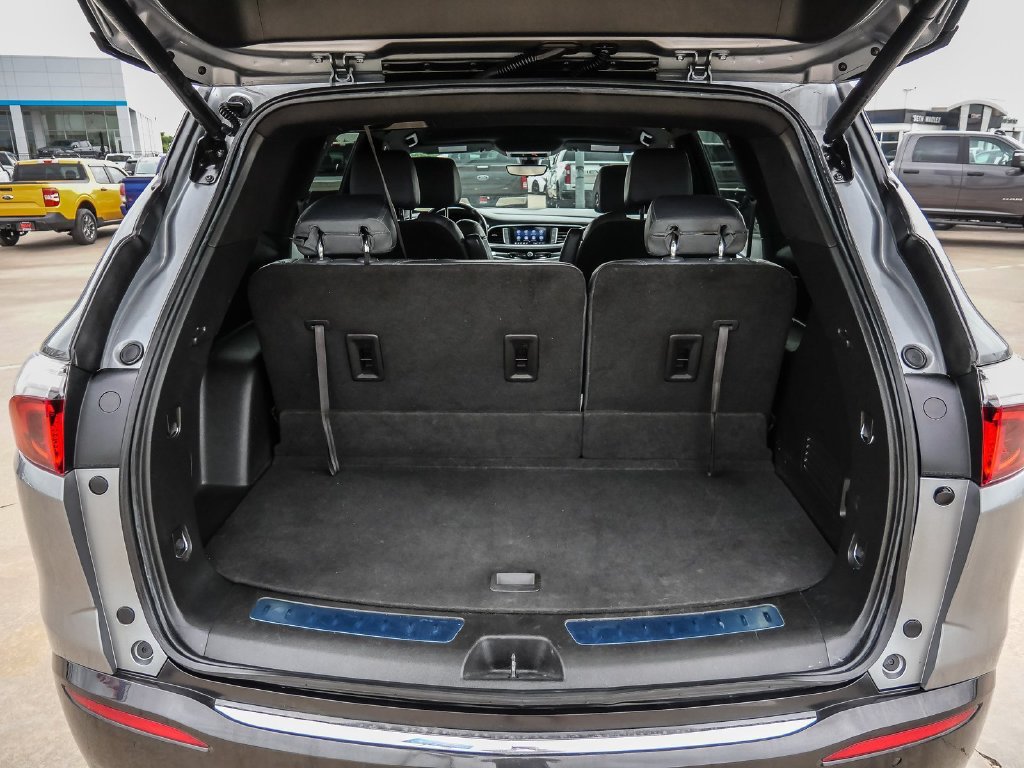 Used 2024 Buick Enclave Essence w/ Sport Touring Edition FWD image 11