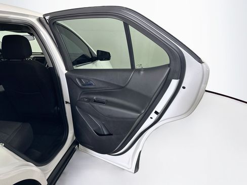 Used 2019 Chevrolet Equinox LT FWD image 30