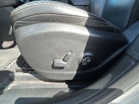 Used 2017 Jeep Cherokee Limited image 20