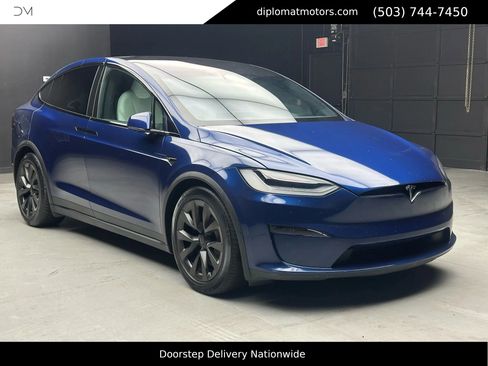 Used 2022 Tesla Model X image 8