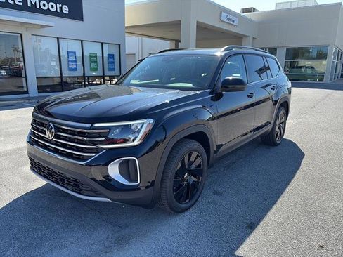 New 2026 Volkswagen Atlas SE image 3