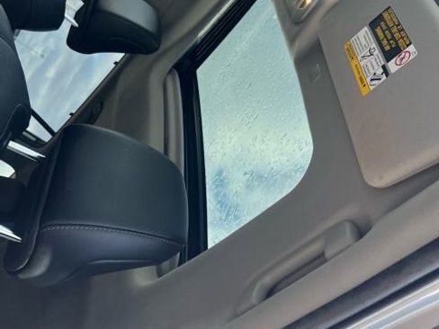 Used 2020 Toyota Highlander Limited image 35