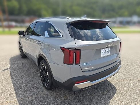Used 2025 Kia Sorento EX FWD image 11