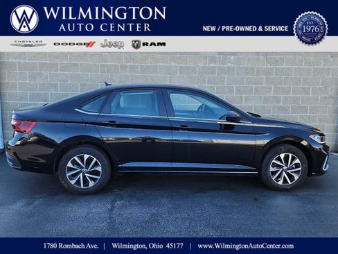 Used 2025 Volkswagen Jetta S image 1