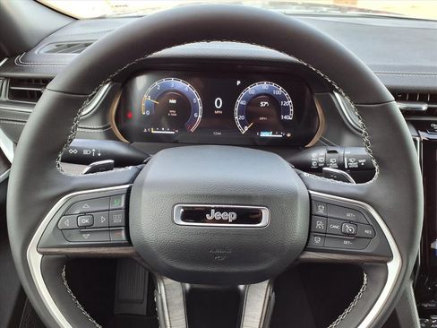 New 2025 Jeep Grand Cherokee L Limited w/ Trailer Tow Package image 10