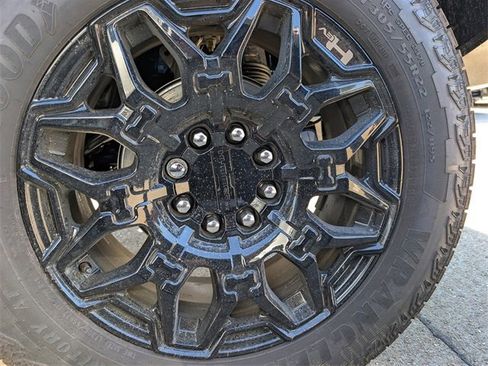 New 2026 GMC Hummer EV 4x4 Crew Cab image 6