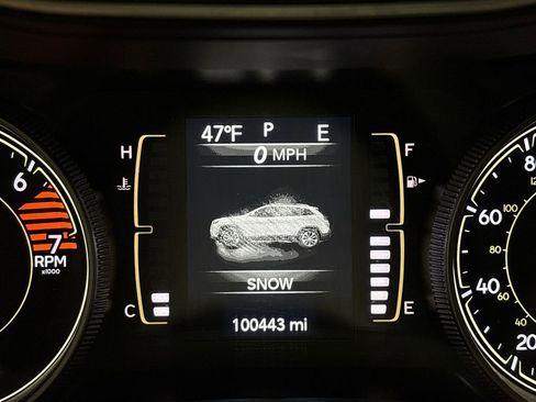 Used 2019 Jeep Cherokee Latitude Plus w/ Cold Weather Group image 38