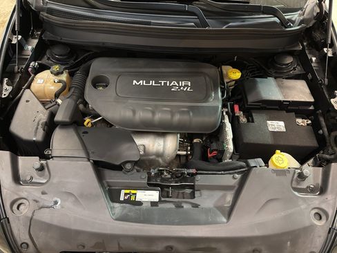 Used 2015 Jeep Cherokee Limited image 32