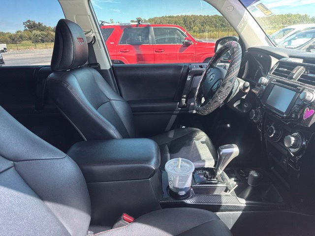 Used 2017 Toyota 4Runner TRD Off-Road Premium AWD/4WD image 10