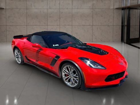 Used 2015 Chevrolet Corvette Z06 w/ 3LZ Preferred Equipment Group RWD image 14