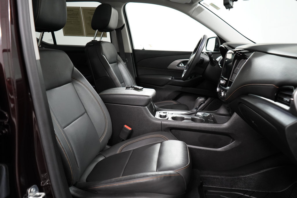 Used 2020 Chevrolet Traverse LT w/ LT Premium Package FWD image 23