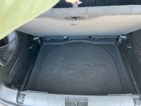 Used 2017 Jeep Renegade Sport w/ Power & Air Group image 38